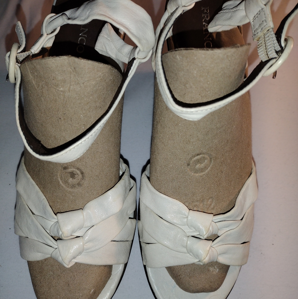 Cream Platforms